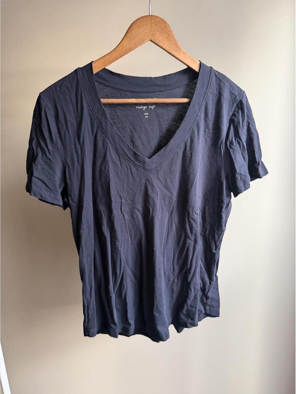 Loft Vintage Soft 100% cotton v-neck casual T-shirt